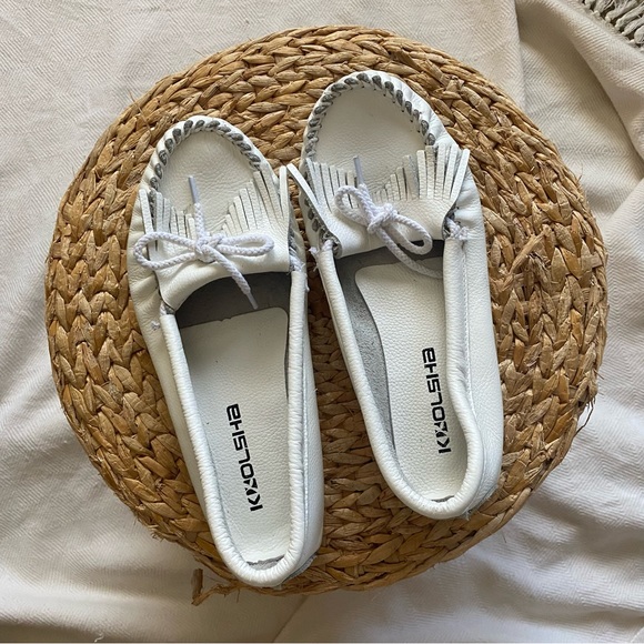 Pure white moccasins - Picture 4 of 4